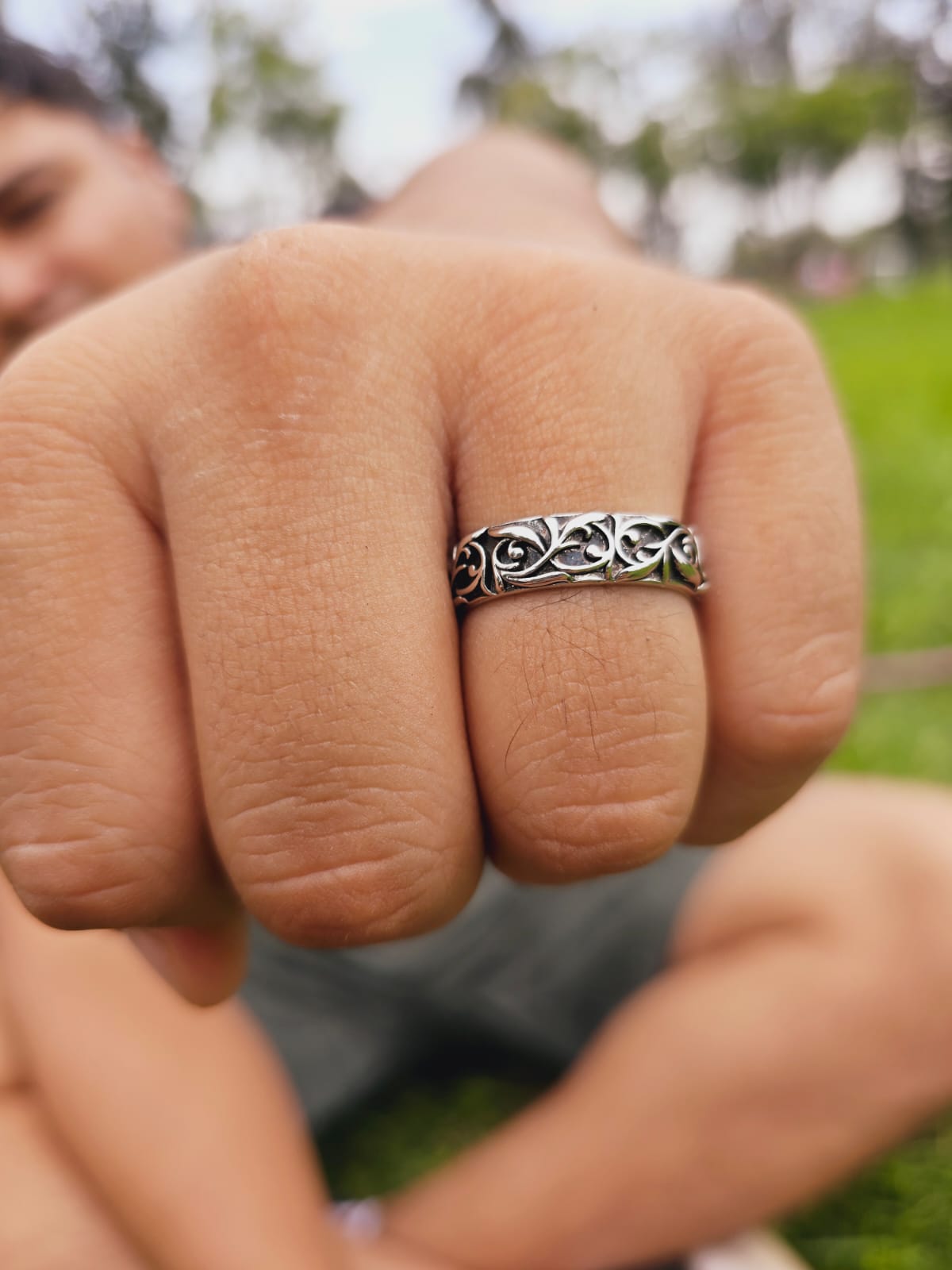 ANILLO HOJAS PAVONADO